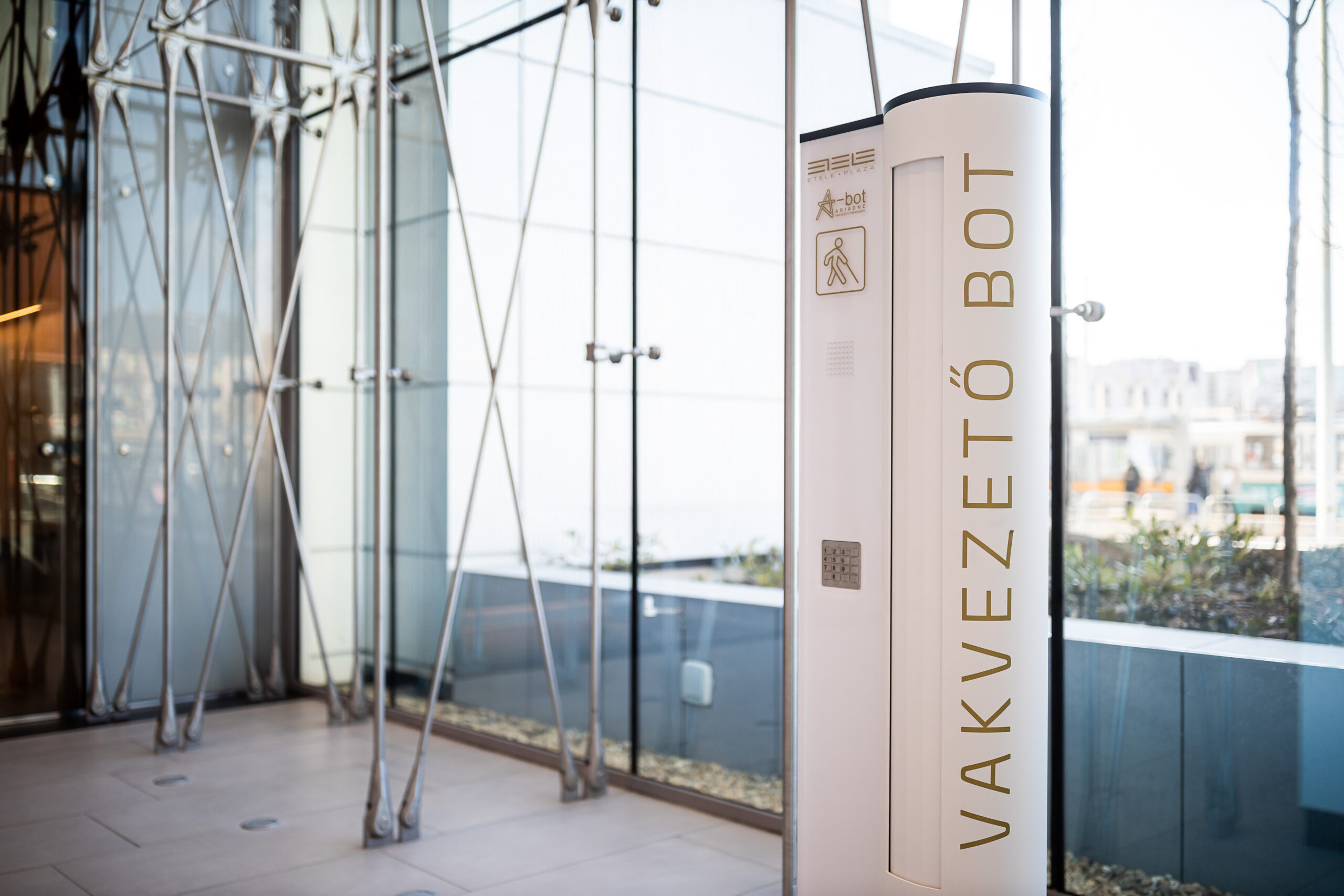 2022-02-18-etele-plaza-enterior-26