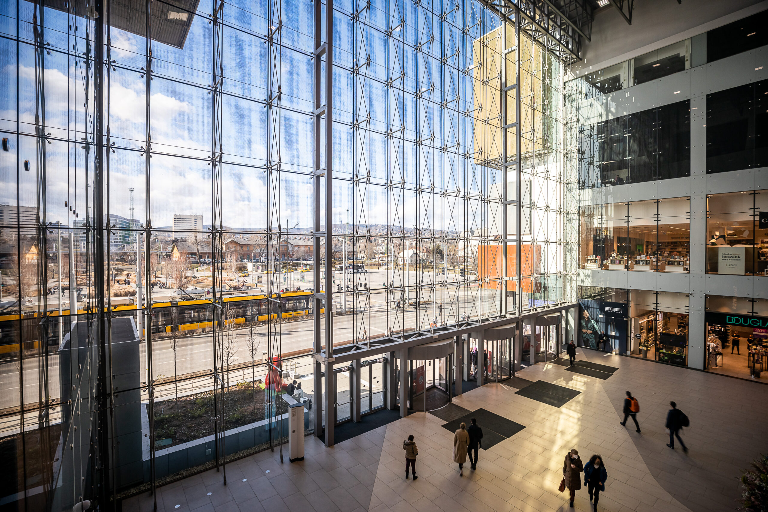 2022-02-18-etele-plaza-enterior-21