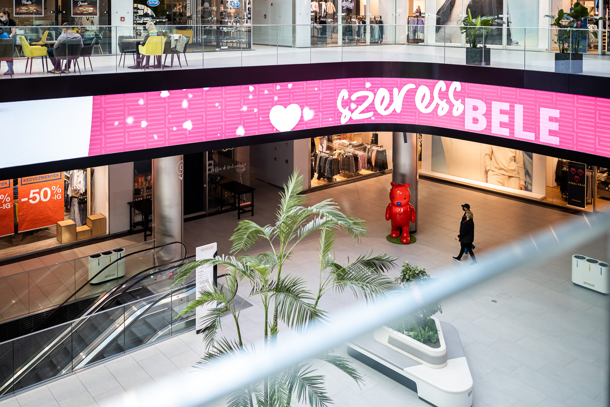 2022-02-10-valentin-napi-mackok-az-etela-plazaban-17